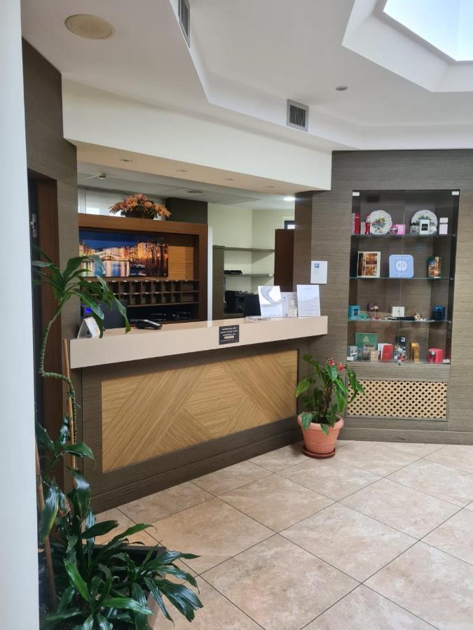 Elysium Hotel Raya Mediglia Екстер'єр фото