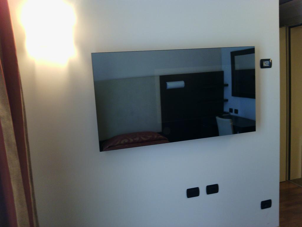 Elysium Hotel Raya Mediglia Екстер'єр фото